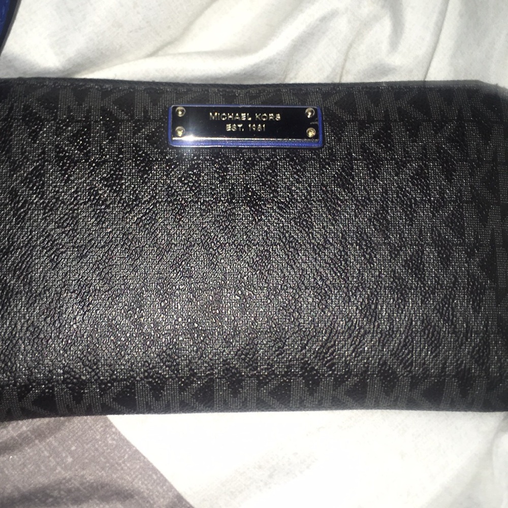 Black Michael kors wristlet